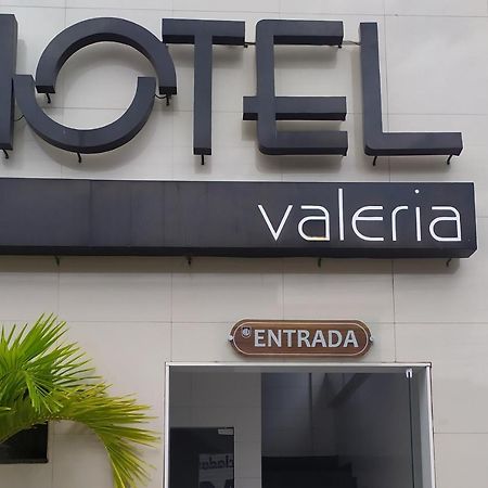 Oyo Hotel Valeria Salvador Bagian luar foto