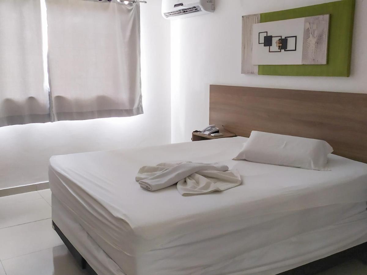 Oyo Hotel Valeria Salvador Bagian luar foto