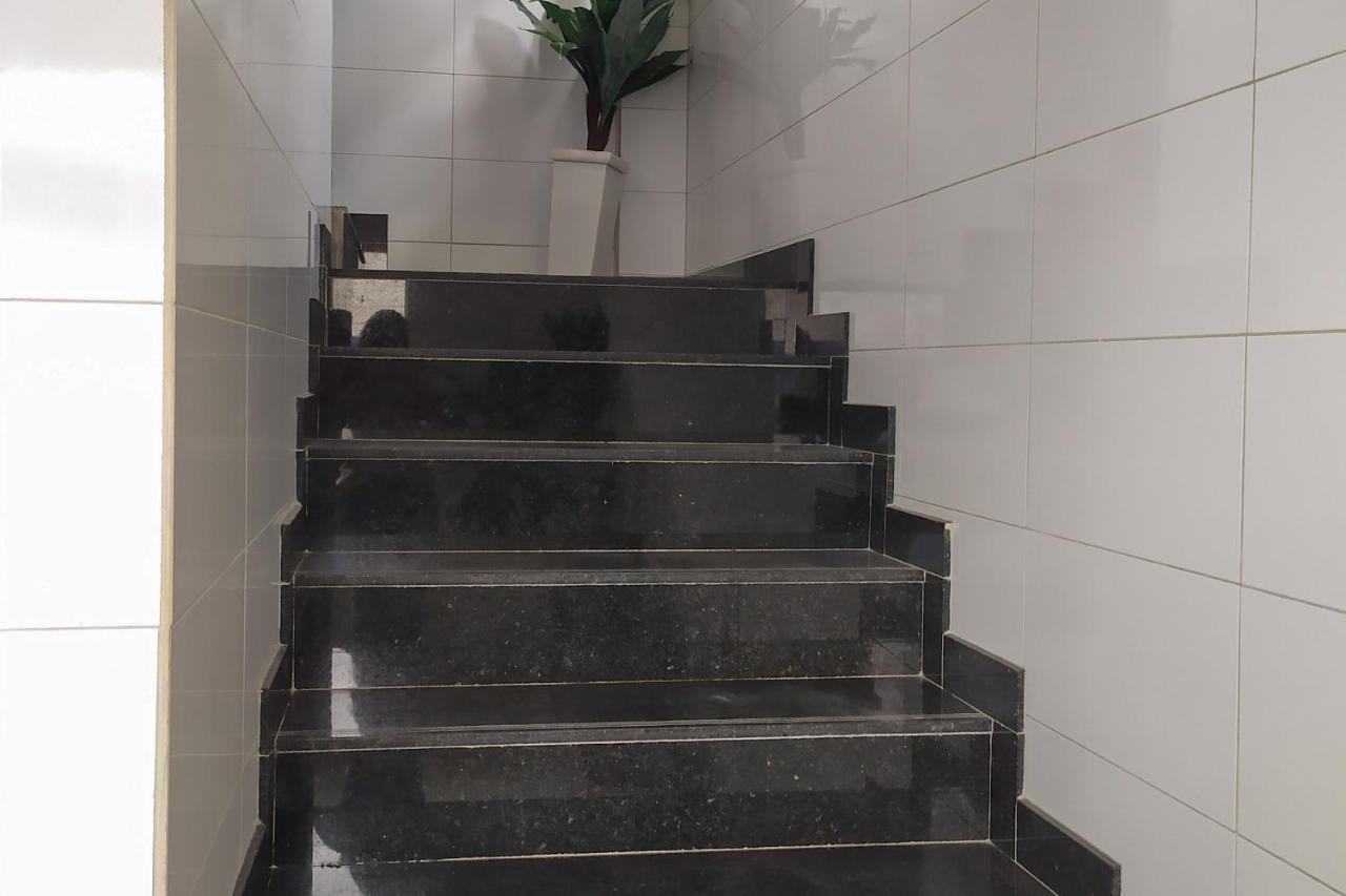 Oyo Hotel Valeria Salvador Bagian luar foto