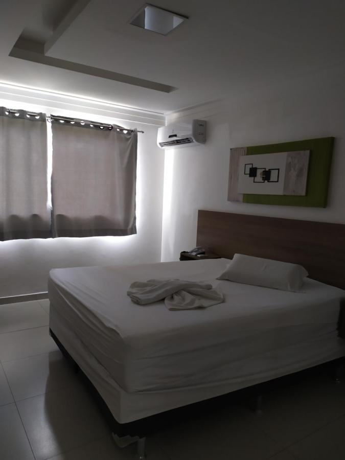 Oyo Hotel Valeria Salvador Bagian luar foto